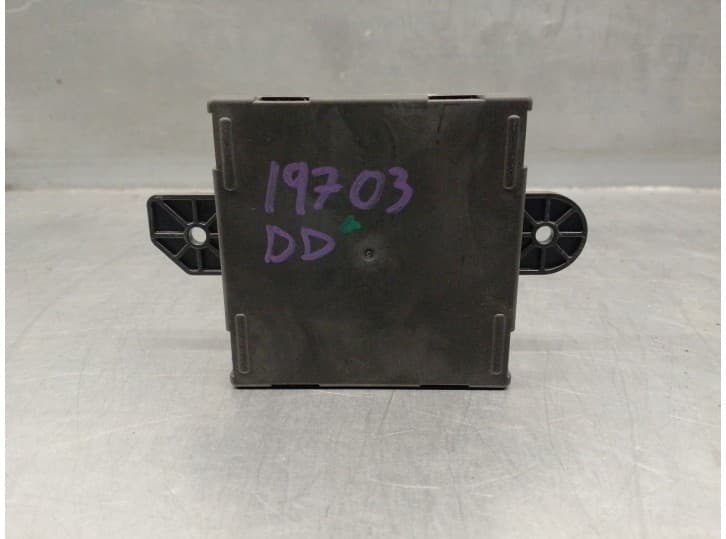 Recambio de modulo confort para dodge journey 2.4 referencia OEM IAM 05026596AA  TEMIC