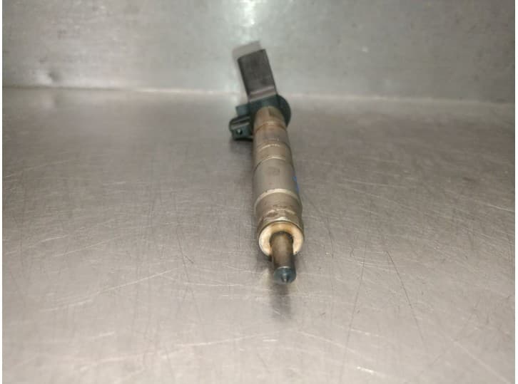 Recambio de inyector para bmw 5 (f10) 530 d referencia OEM IAM 780542803 3