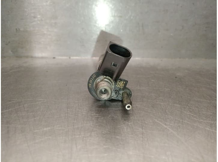 Recambio de inyector para bmw x3 (e83) 2.0 sd referencia OEM IAM 7797877 7797877 2