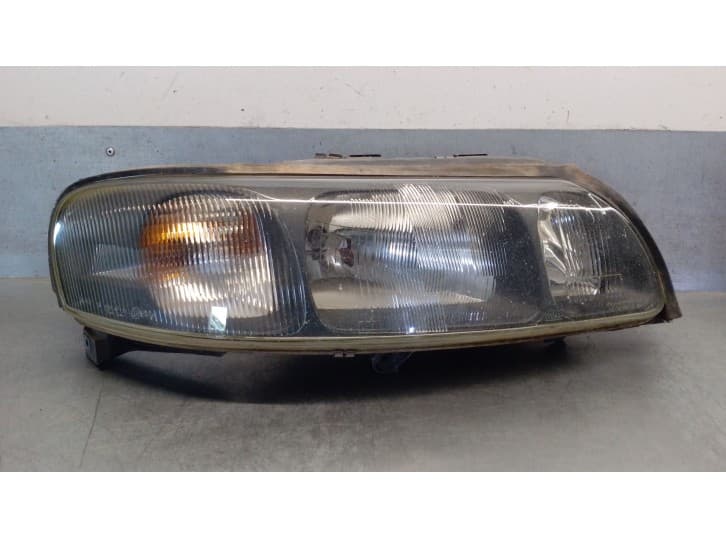 Recambio de faro derecho para volvo s60 i (384) d5 referencia OEM IAM 8693588 8693588