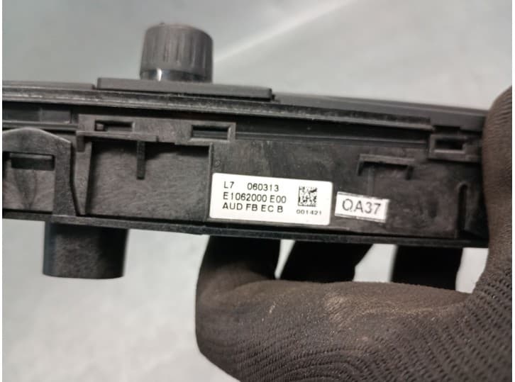Recambio de sistema audio / radio cd para bmw 3 (f30, f80) 318 d referencia OEM IAM E1062000 4