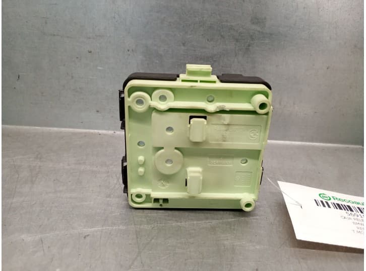 Recambio de caja reles / fusibles para bmw x3 (e83) 2.0 sd referencia OEM IAM 8387547 2