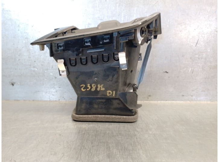 Recambio de aireador para audi q3 (f3b) 35 tdi referencia OEM IAM 83B820901 83B820901 2