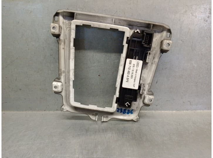 Recambio de moldura para audi q3 (f3b) 35 tdi referencia OEM IAM 83B713463A 83B713463A 2