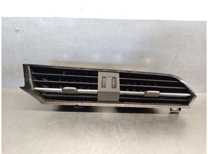 Recambio de aireador para audi q3 (f3b) 35 tdi referencia OEM IAM 83B820903 83B820903