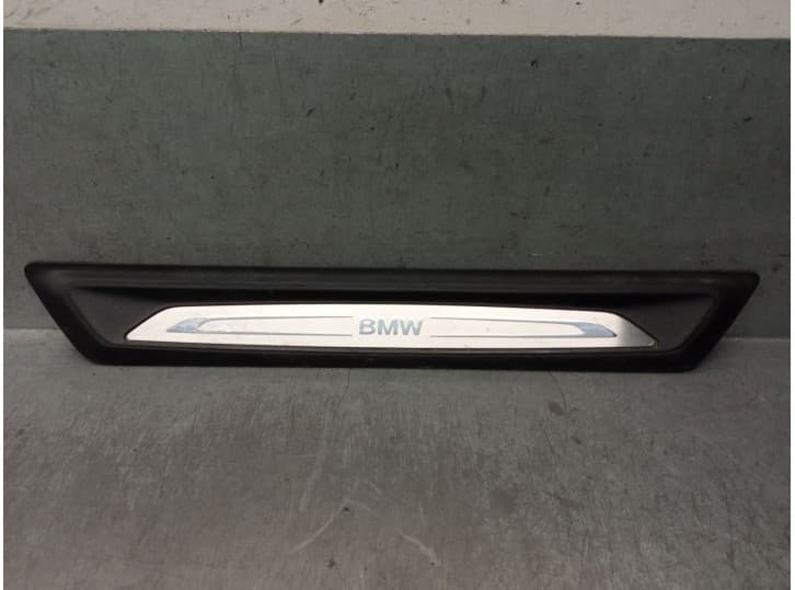 Recambio de moldura para bmw 1 (f20) 118 d referencia OEM IAM 51477289215 51477289215