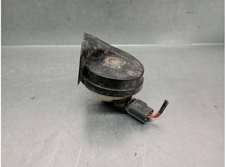 Recambio de claxon para bmw x4 (f26) xdrive 35 d referencia OEM IAM 7217703 61337217703 4