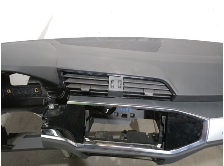 Recambio de salpicadero para audi q3 (f3b) 35 tdi referencia OEM IAM 83B857001 83B857001 4