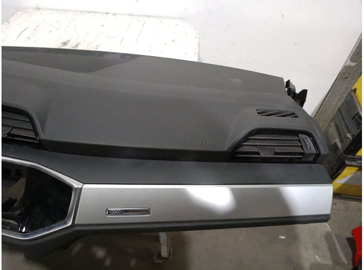 Recambio de salpicadero para audi q3 (f3b) 35 tdi referencia OEM IAM 83B857001 83B857001 5