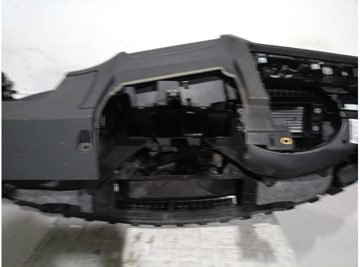 Recambio de salpicadero para audi q3 (f3b) 35 tdi referencia OEM IAM 83B857001 83B857001 8