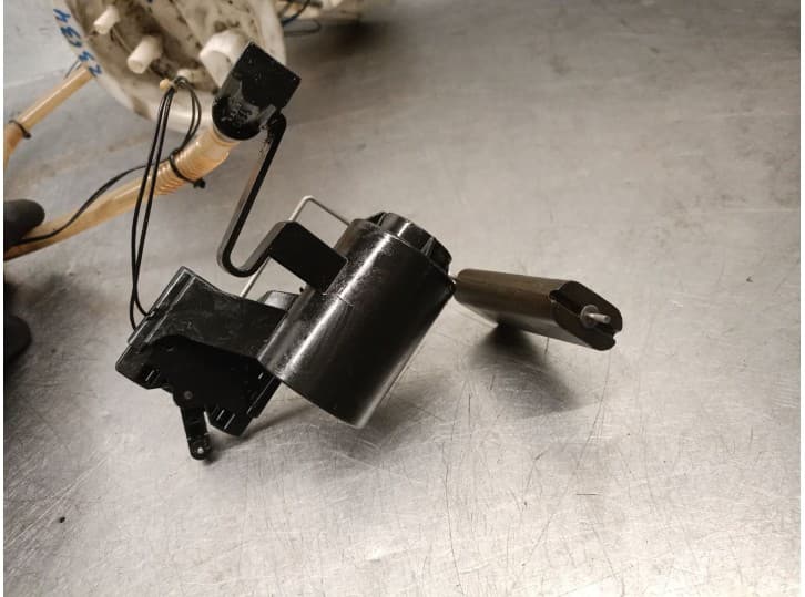 Recambio de aforador para bmw 3 (f30, f80) 318 d referencia OEM IAM 724397210 16117243972 5