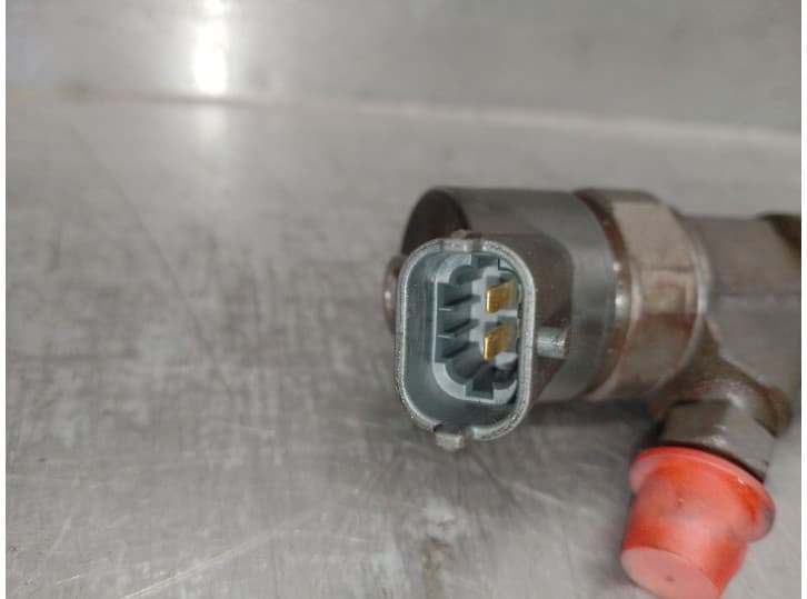 Recambio de inyector para bmw 5 (e39) 530 d referencia OEM IAM 7785984  0445110266 BOSCH 4