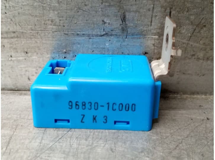 Recambio de rele para hyundai getz (tb) 1.1 referencia OEM IAM 968301C000 2