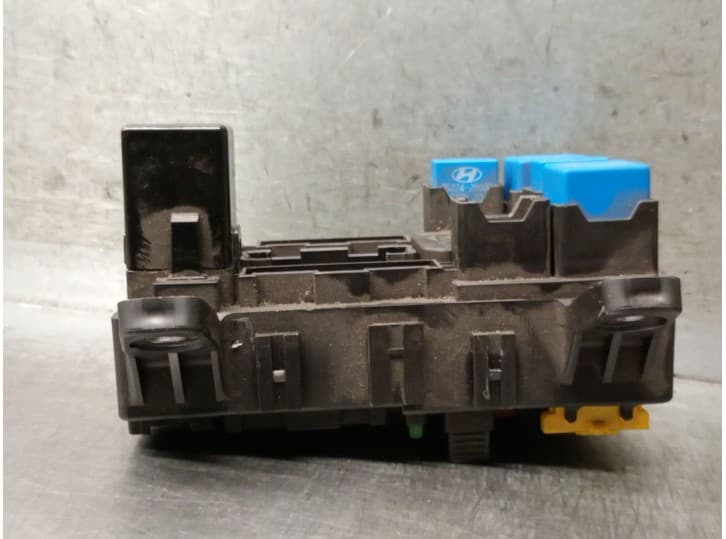 Recambio de caja reles / fusibles para hyundai getz (tb) 1.1 referencia OEM IAM 911981C010 3