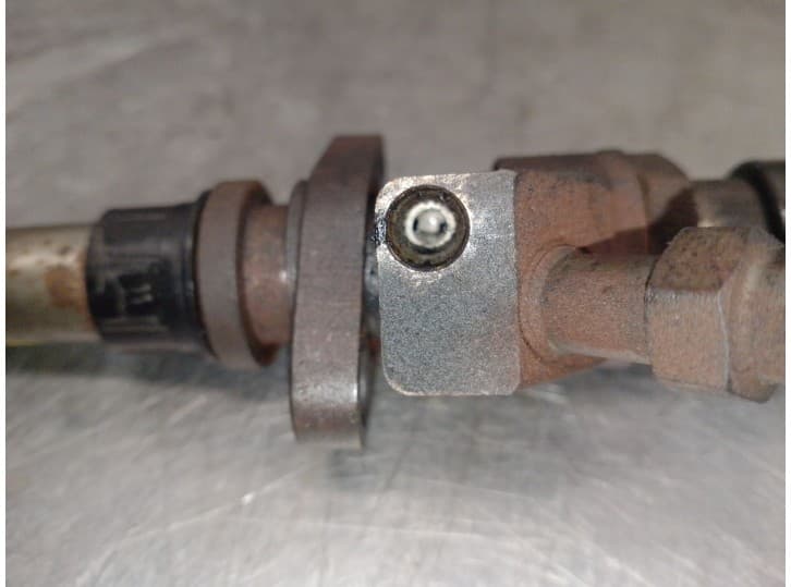 Recambio de inyector para volvo s40 ii (544) 2.0 d referencia OEM IAM 9657144580  SIEMENS 4