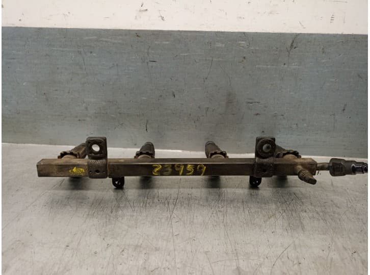 Recambio de rampa inyectora para kia shuma i (fb) 1.5 i 16v referencia OEM IAM 0K2A313250 3