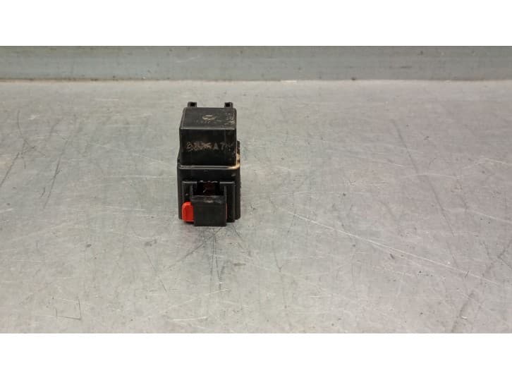 Recambio de rele para chrysler voyager (rg) crd cat referencia OEM IAM 04707900AA