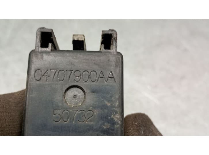 Recambio de rele para chrysler voyager (rg) crd cat referencia OEM IAM 04707900AA 4