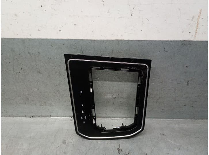 Recambio de consola para volkswagen touran (5t1) 1.4 tsi referencia OEM IAM 5TB713203C