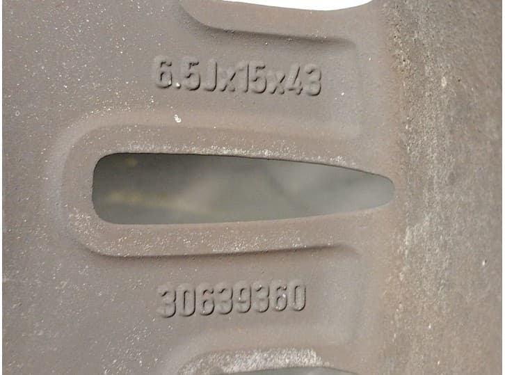 Recambio de llanta para volvo v70 ii (285) 2.4 referencia OEM IAM 30639360 R156.5JX15X43 4