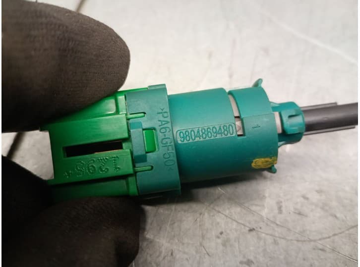 Recambio de interruptor para citroën ds5 2.0 bluehdi 150 referencia OEM IAM 9804869480 4