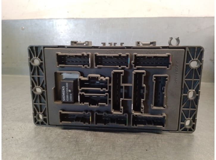 Recambio de caja reles / fusibles para rover 75 (rj) 2.0 cdt referencia OEM IAM YQE103138 2