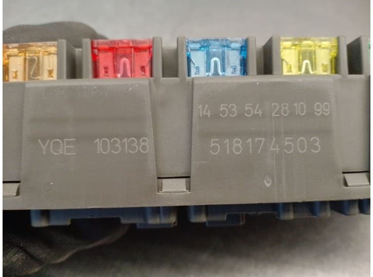 Recambio de caja reles / fusibles para rover 75 (rj) 2.0 cdt referencia OEM IAM YQE103138 3