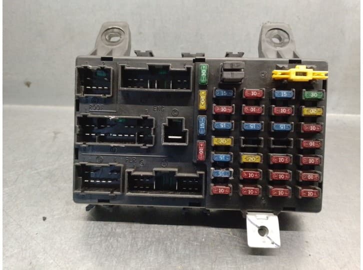 Recambio de caja reles / fusibles para hyundai getz (tb) 1.6 referencia OEM IAM 911981C000