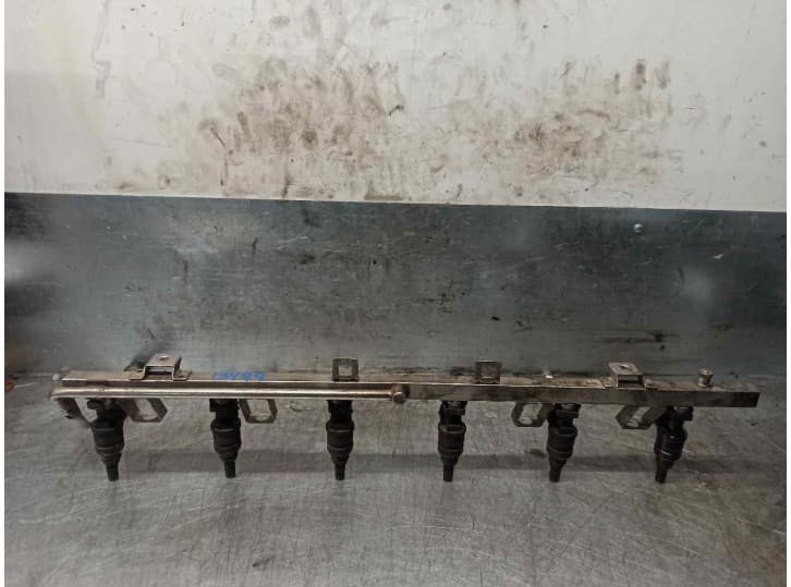 Recambio de rampa inyectora para bmw 5 (e39) 520 i referencia OEM IAM 1437442 2