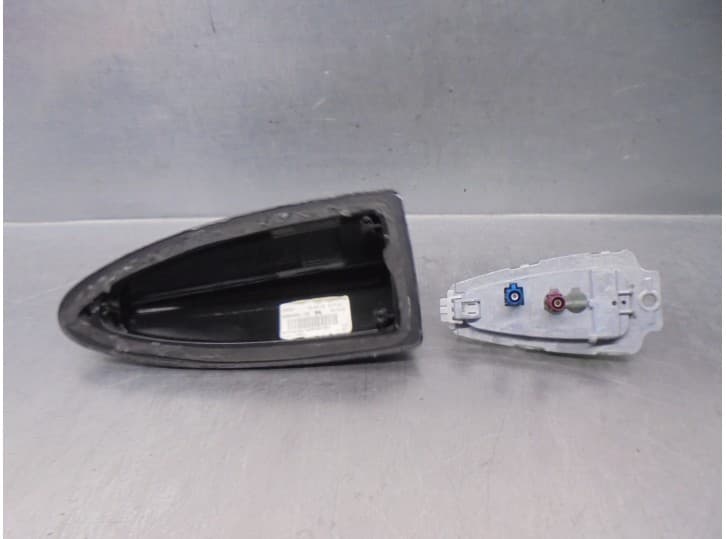 Recambio de antena para bmw x3 (f25) xdrive 20 d referencia OEM IAM 6982665 9226895 2
