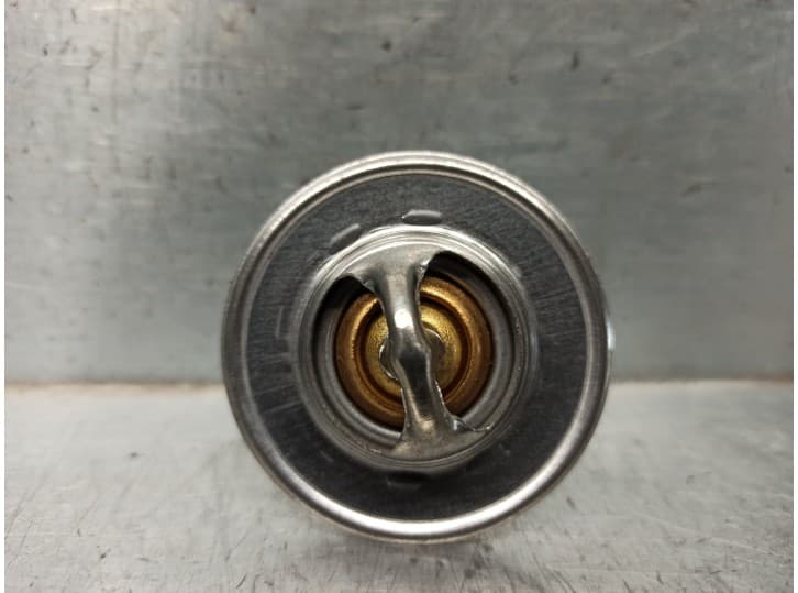 Recambio de termostato para kia sorento referencia OEM IAM 22882K 3