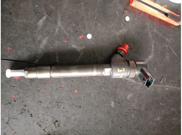 Recambio de inyector para volvo s80 ii (124) d5 awd referencia OEM IAM 30777526