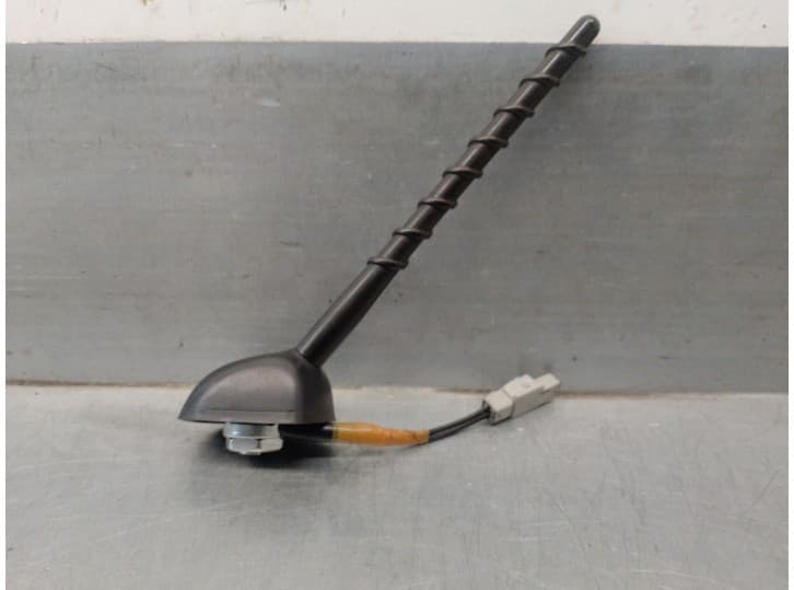 Recambio de antena para infiniti fx 37 awd referencia OEM IAM 282081BA1H 2