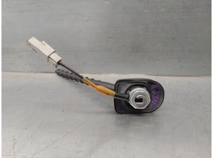 Recambio de antena para infiniti fx 37 awd referencia OEM IAM 282081BA1H 3