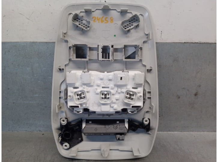 Recambio de luz interior para jeep avenger 1.2 referencia OEM IAM 735732853 2