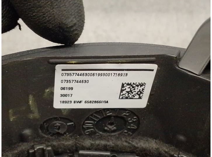 Recambio de volante para jeep avenger 1.2 referencia OEM IAM 07357744630 8