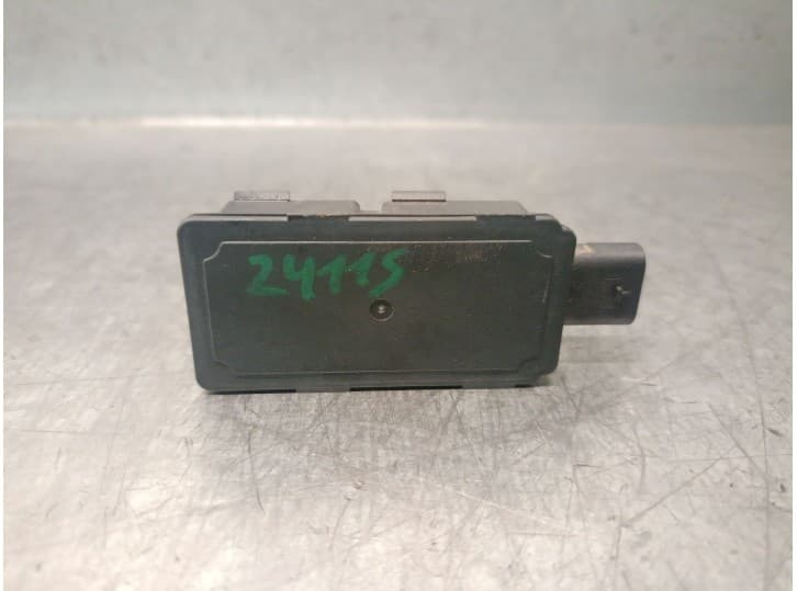 Recambio de antena para bmw x2 (f39) sdrive 18 d referencia OEM IAM 5B4E02901  A3C10274510 2