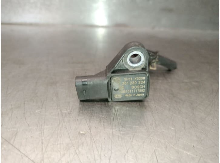 Recambio de sensor para mazda 3 (bm, bn) 2.2 d referencia OEM IAM SH03K3239  0261230324