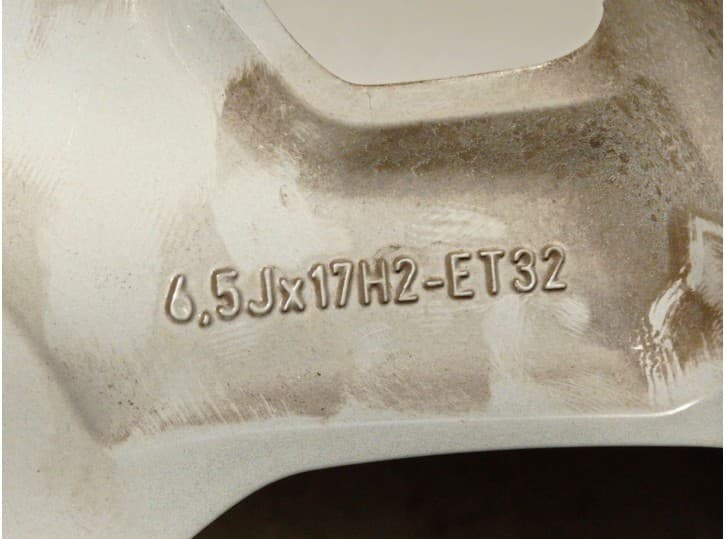 Recambio de llanta para jeep avenger 1.2 referencia OEM IAM 52197381 R176.5X17H2-ET32 4
