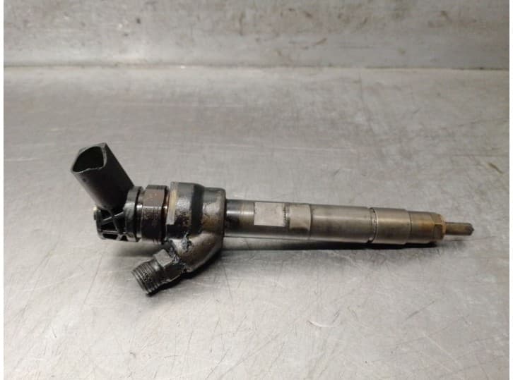 Recambio de inyector para bmw 5 (f10) 520 d referencia OEM IAM 7810702