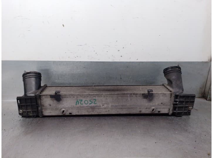 Recambio de intercooler para bmw 3 (e90) 320 d referencia OEM IAM 3093796 17517524916 2