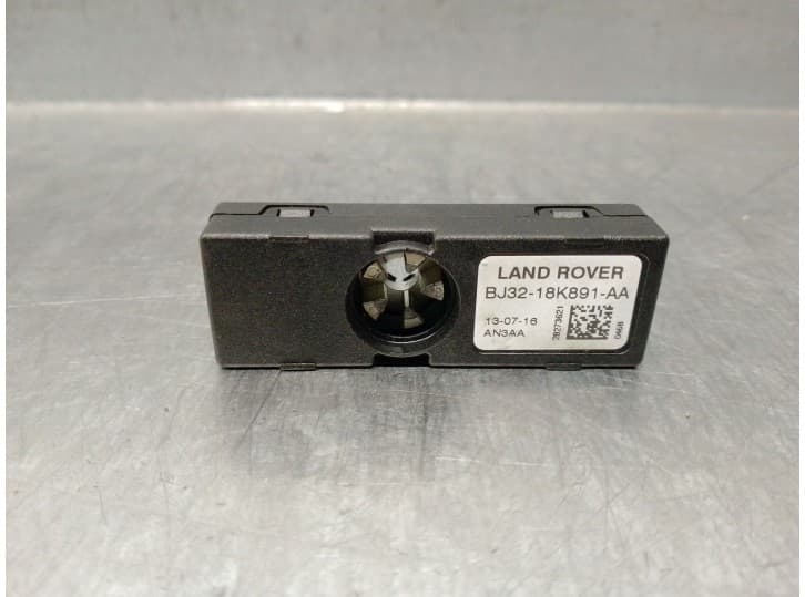 Recambio de antena para jaguar f-pace (x761) 2.0 td4 awd referencia OEM IAM BJ3218K891AA