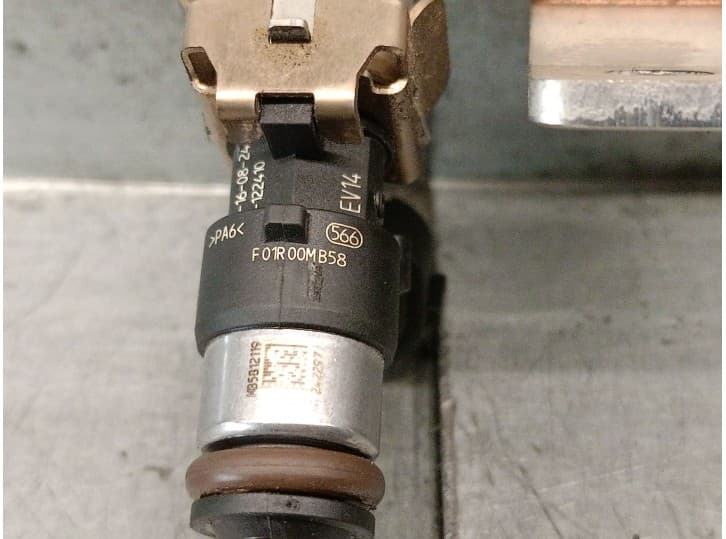 Recambio de rampa inyectora para voge ds900x referencia OEM IAM F01R00P634 F01R00P634 11