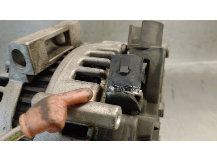 Recambio de alternador para volvo xc90 i (275) v8 awd referencia OEM IAM 8603898 8603898 5