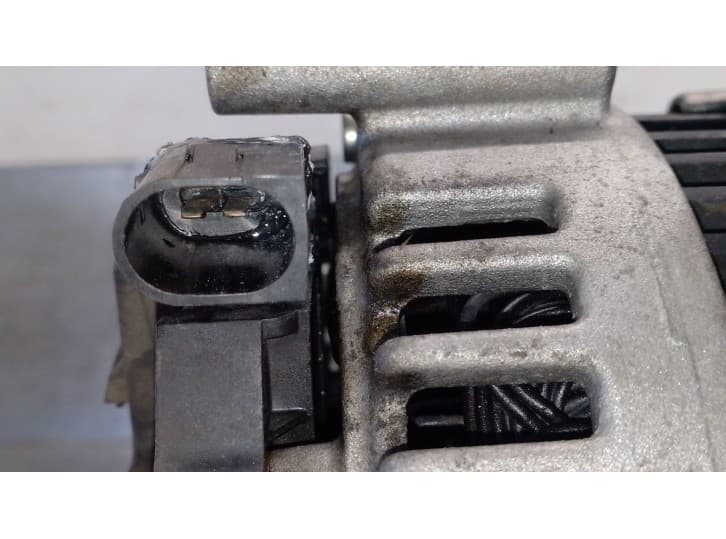 Recambio de alternador para volvo xc90 i (275) v8 awd referencia OEM IAM 8603898 8603898 6