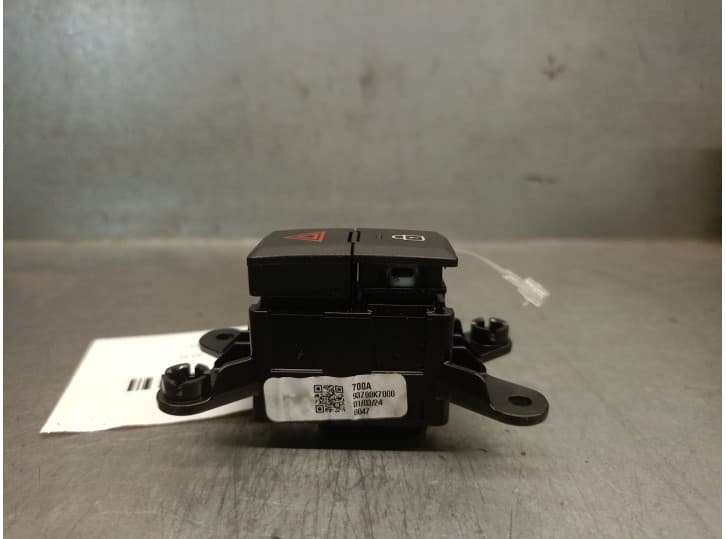 Recambio de warning para hyundai i10 iii (ac3, ai3) 1.0 mpi referencia OEM IAM 93790K7000 3