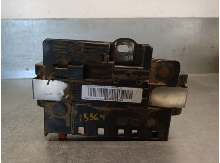 Recambio de caja reles / fusibles para bmw 3 (e90) 320 d referencia OEM IAM 6936653