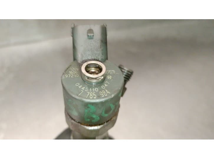 Recambio de inyector para bmw 5 (e39) 530 d referencia OEM IAM 7785984  0445110047 5