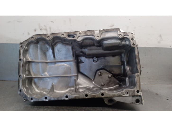 Recambio de carter para bmw 1 (f20) 116 d referencia OEM IAM 13992010 11138516485 2