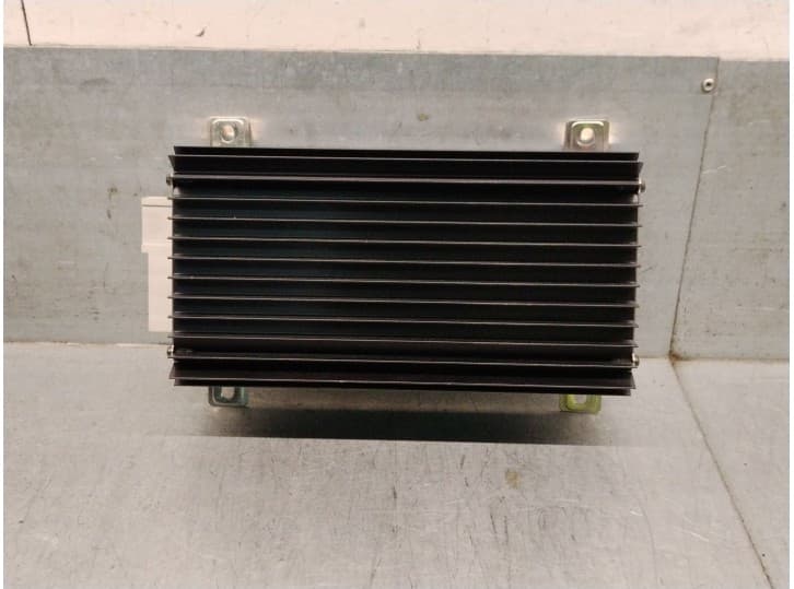 Recambio de amplificador para cadillac srx 3.6 awd referencia OEM IAM 15231327 15231327